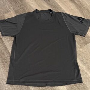 Well loved Adidas Men's Dark Gray Freelift Short Sleeve Tee, Size Small